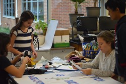 RJSHS students work on Quilt in recogniton of Alice Dunnigan